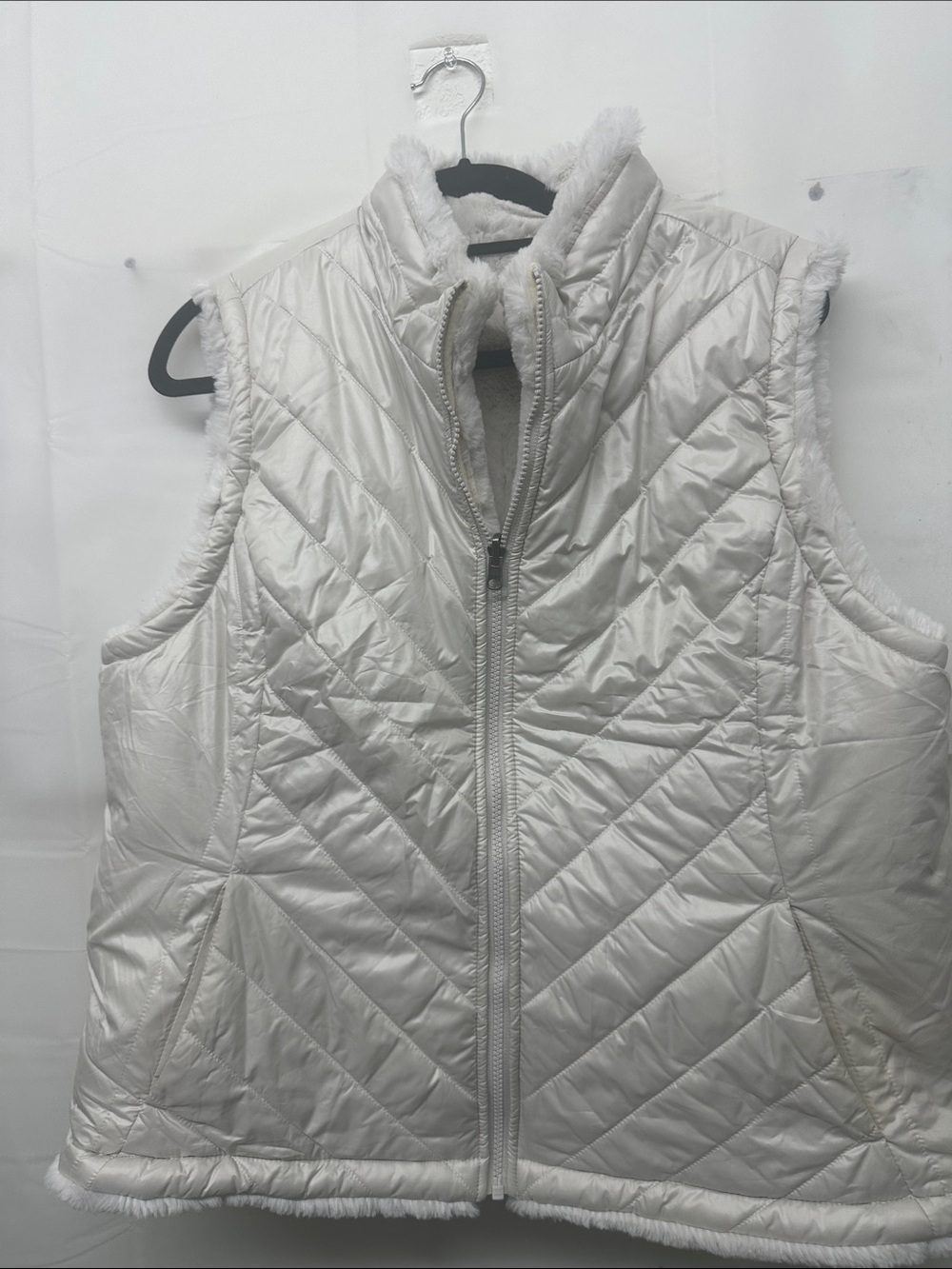 Women's Quilted Faux-Fur Trim Puffer Vest - White
